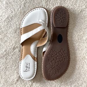 Size 8 Women’s Born Concept BOC brand comfort sandals. Unworn.